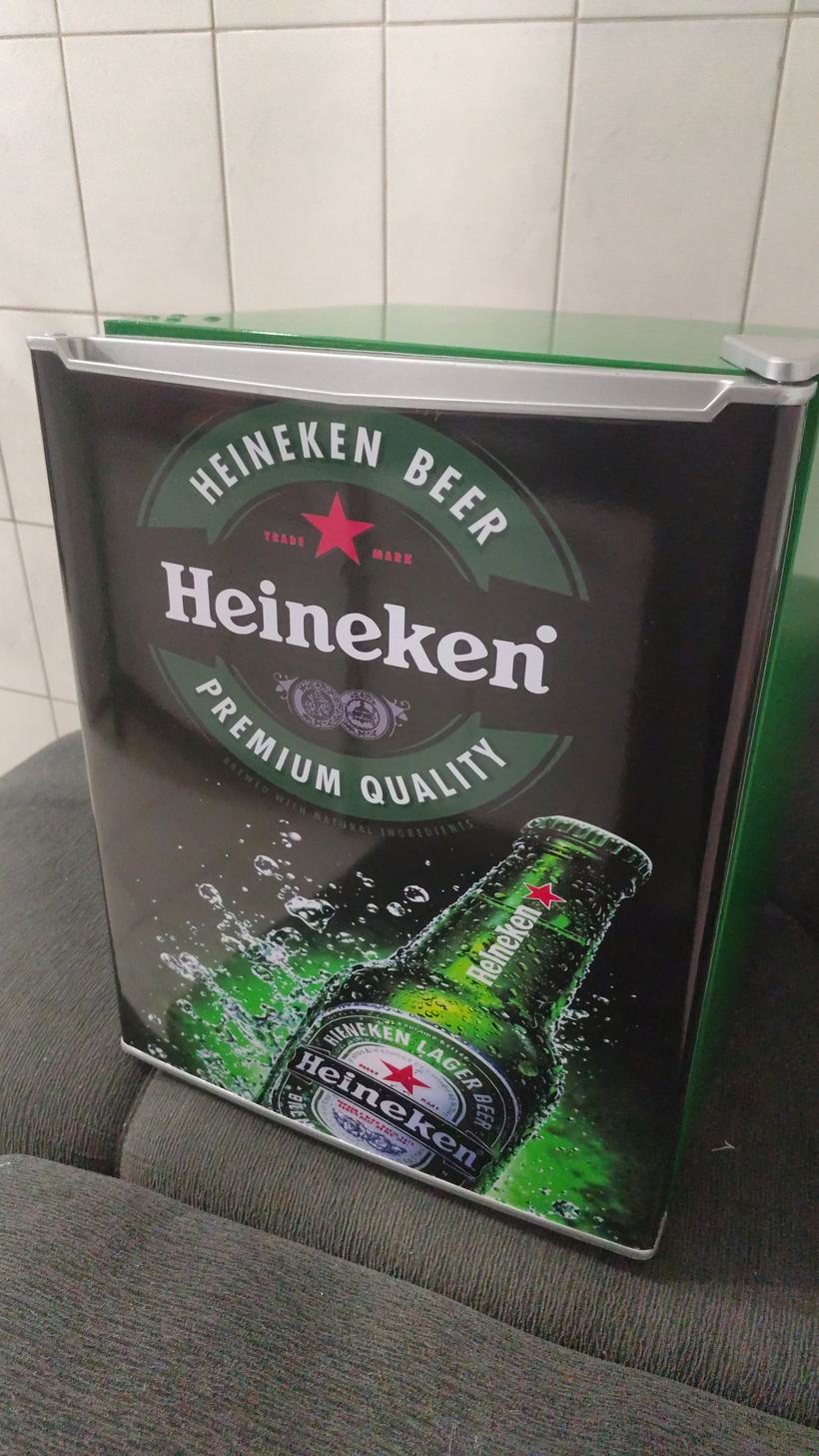Frigobar com arte impressa Heineken